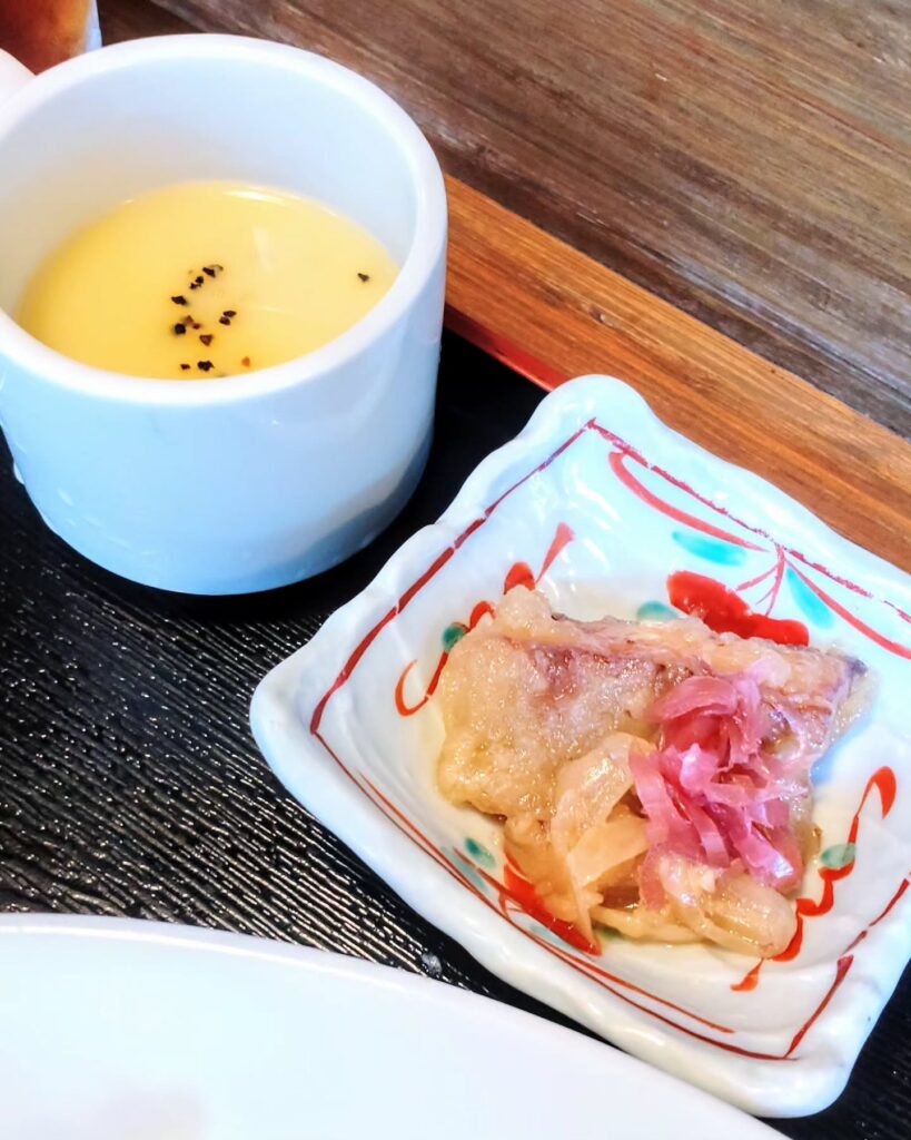 みまでり 間之町のランチセットの冷製スープ