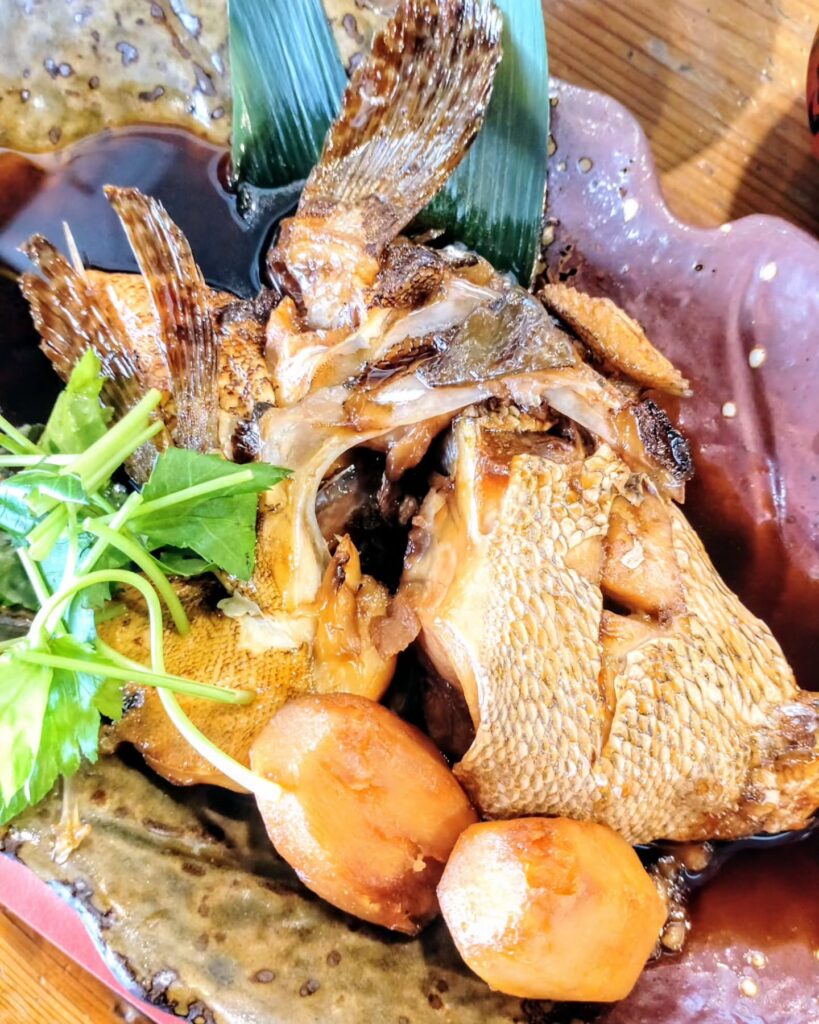 海鮮処 わたなべやのおすすめカマとえび芋のあら煮