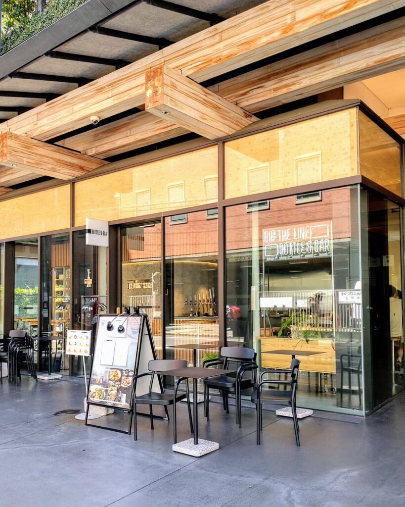 DIG THE LINE BOTTLE & BAR（ディグ・ザ・ライン・ボトル&バー）のお店の外観