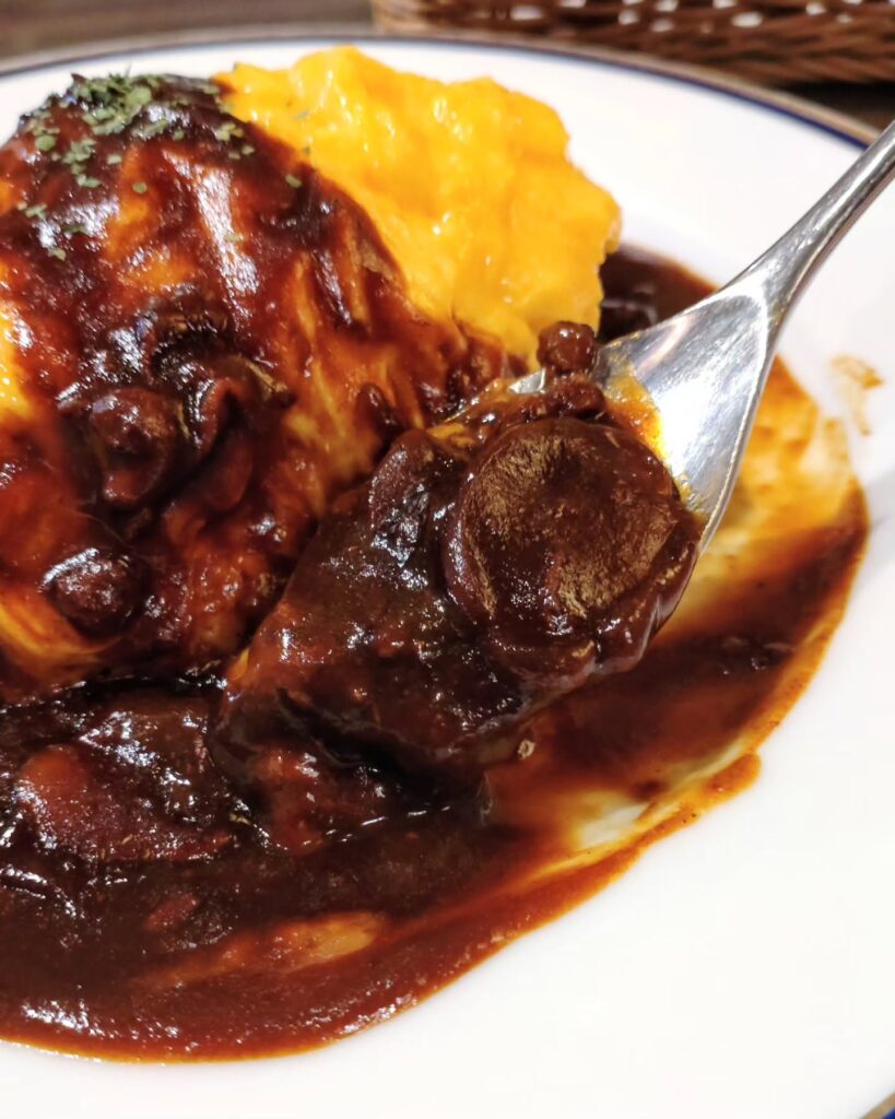 MARUZEN cafe(マルゼン カフェ)京都店の早矢仕オムライスの早矢仕ソース - 京都市役所前ランチめぐり MARUZEN cafe(マルゼン カフェ)京都店の早矢仕オムライスの早矢仕ソース