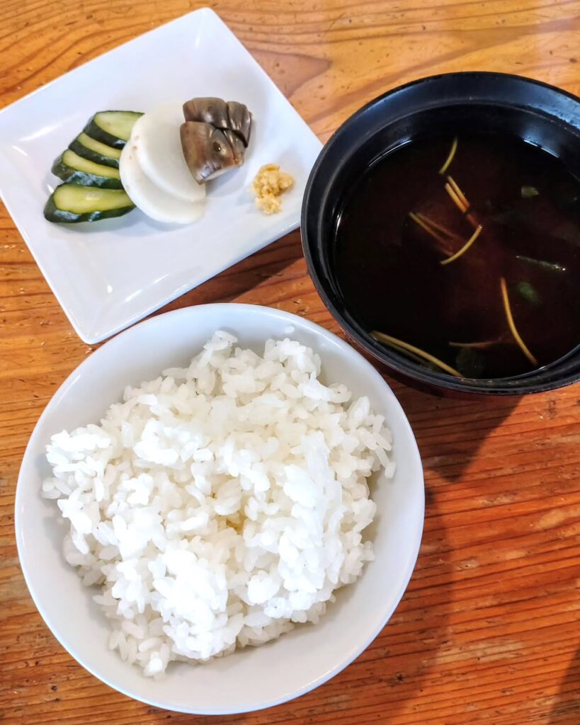 海鮮処 わたなべやの白ごはん赤だしセット