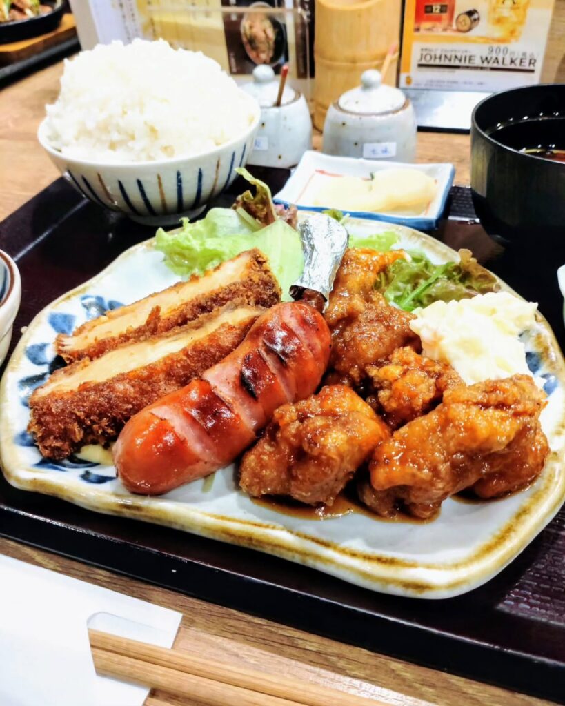 京のじどり屋 晃（あき）のミックスグリル定食ランチ