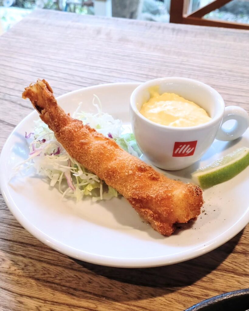 イノツチ洋食店の大海老フライ