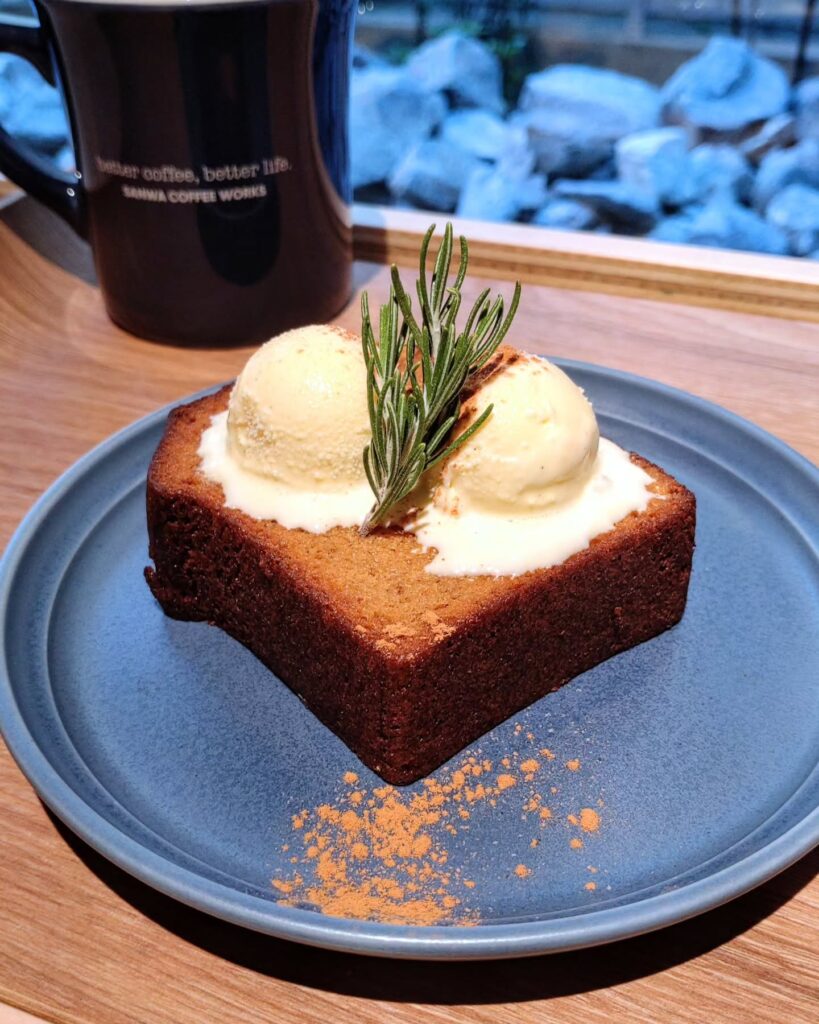 SANWA COFFEE WORKS（サンワコーヒーワークス）京都店のバナナと塩キャラメルのブレッド