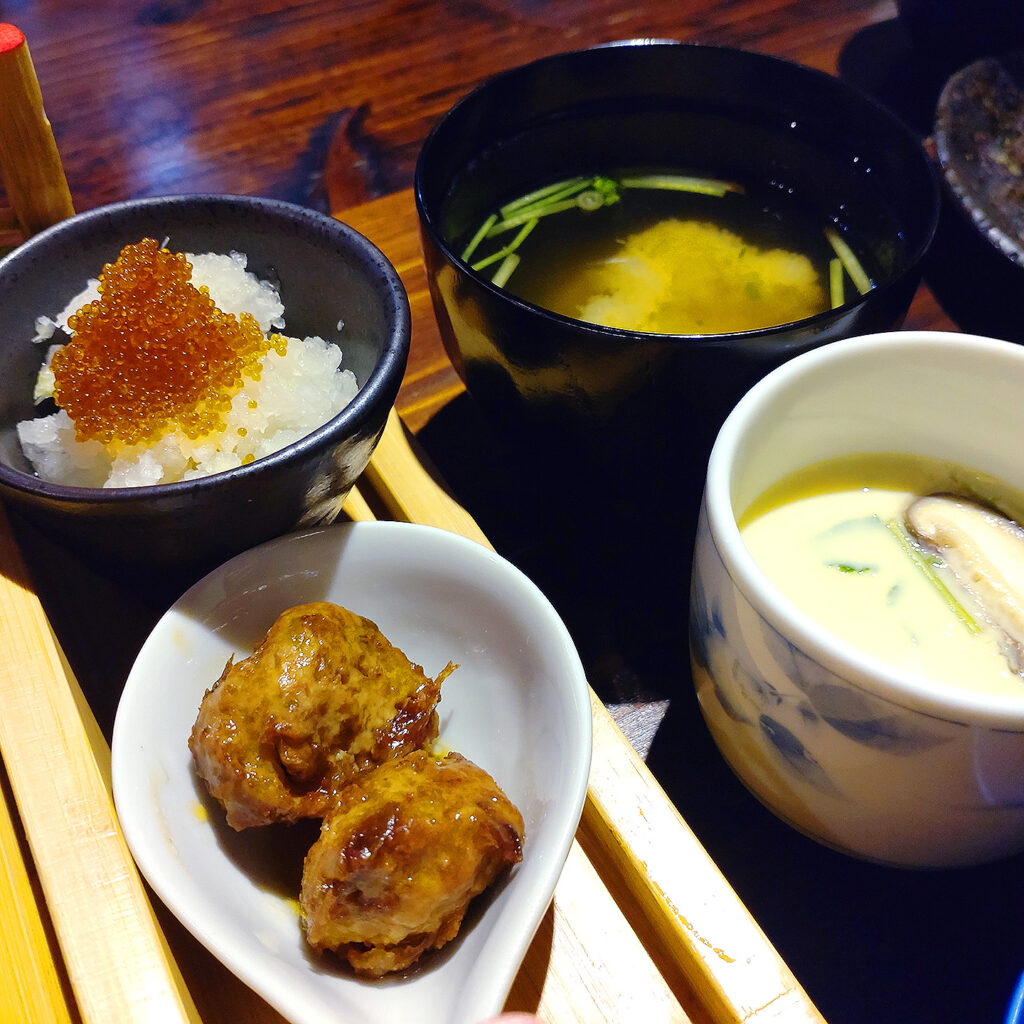 寿司処 しまやのランチのマグロつくねととびっ子