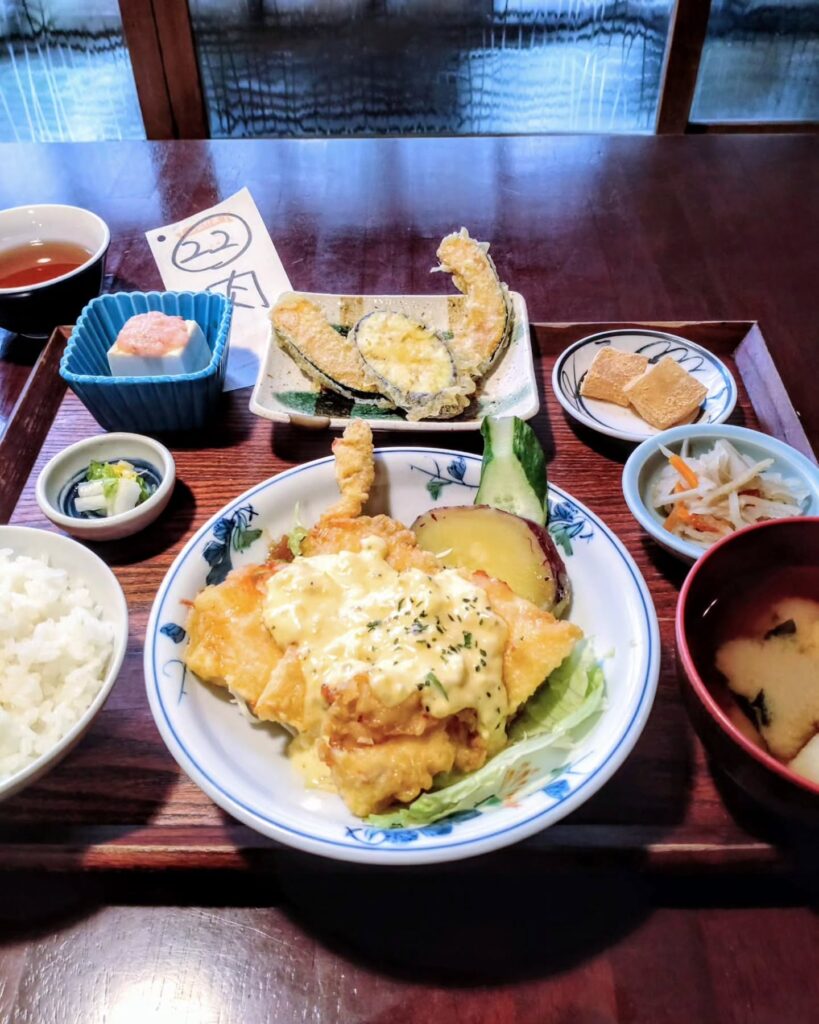 ここら屋 御幸町本店のここら屋定食の肉定食
