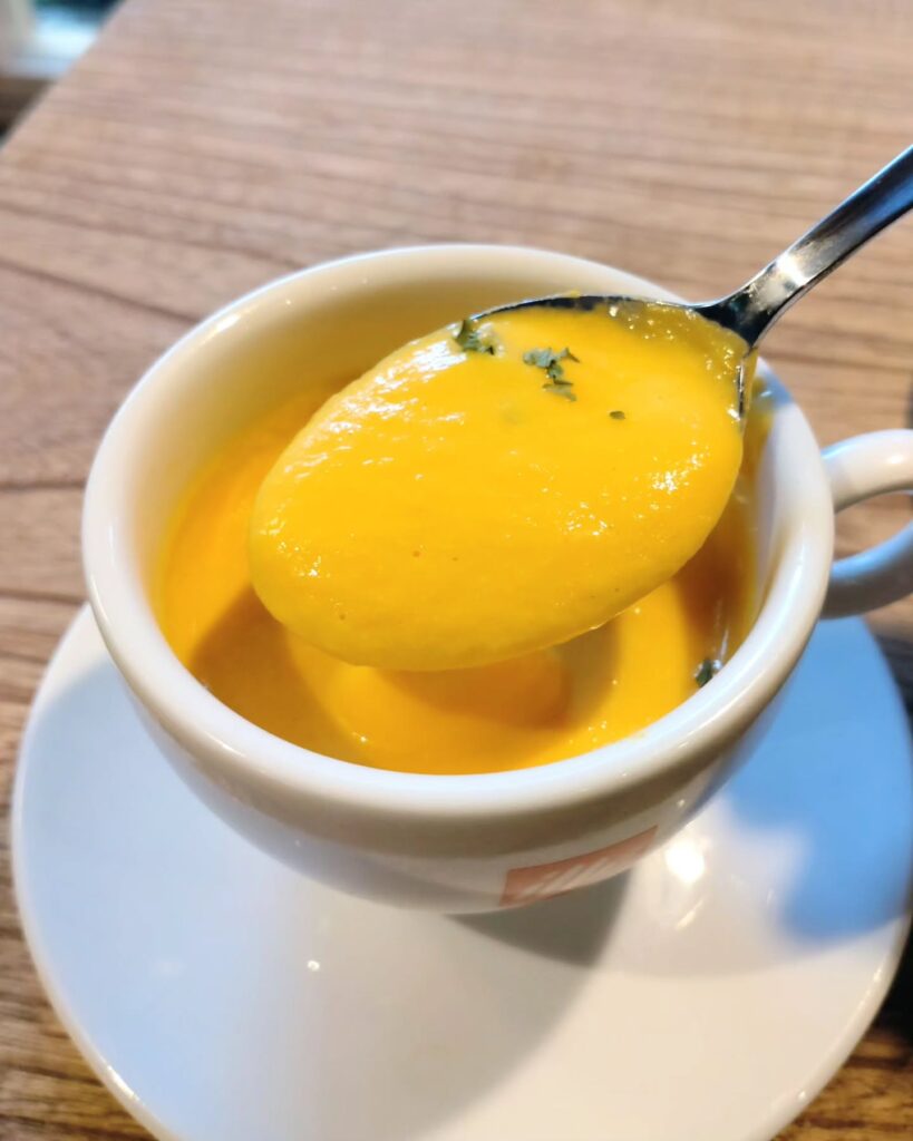イノツチ洋食店の人参のポタージュ