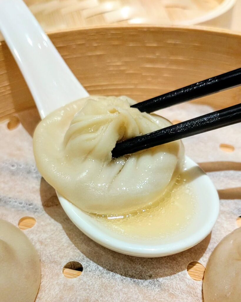 Paradise Dynasty（パラダイスダイナスティ） 京都四条店の小籠包のスープ