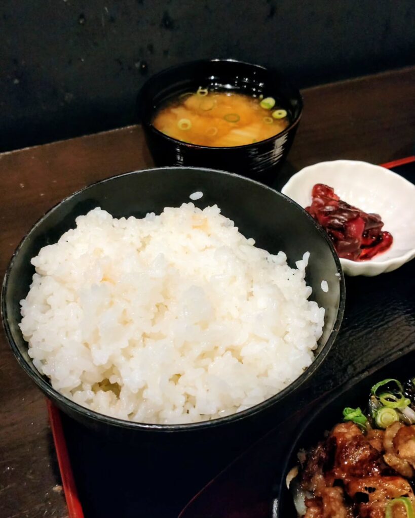 肉酒場牛兵衛 烏丸店のランチのごはん