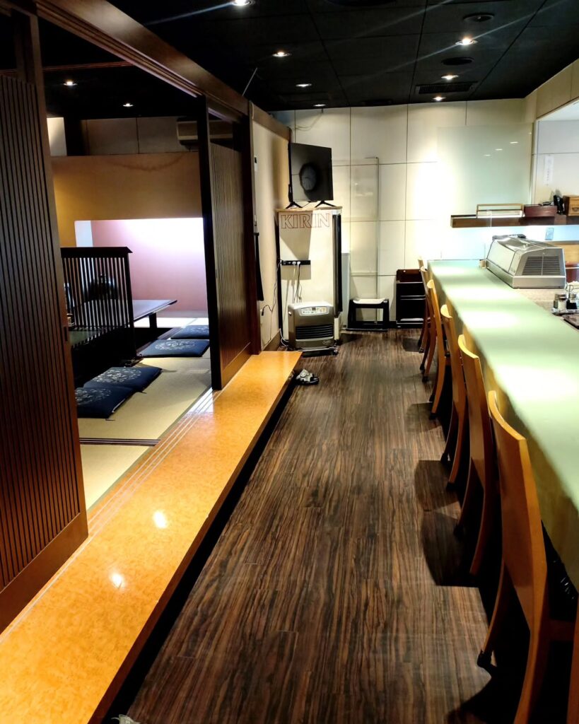 おおたや 夷川店の店内の席