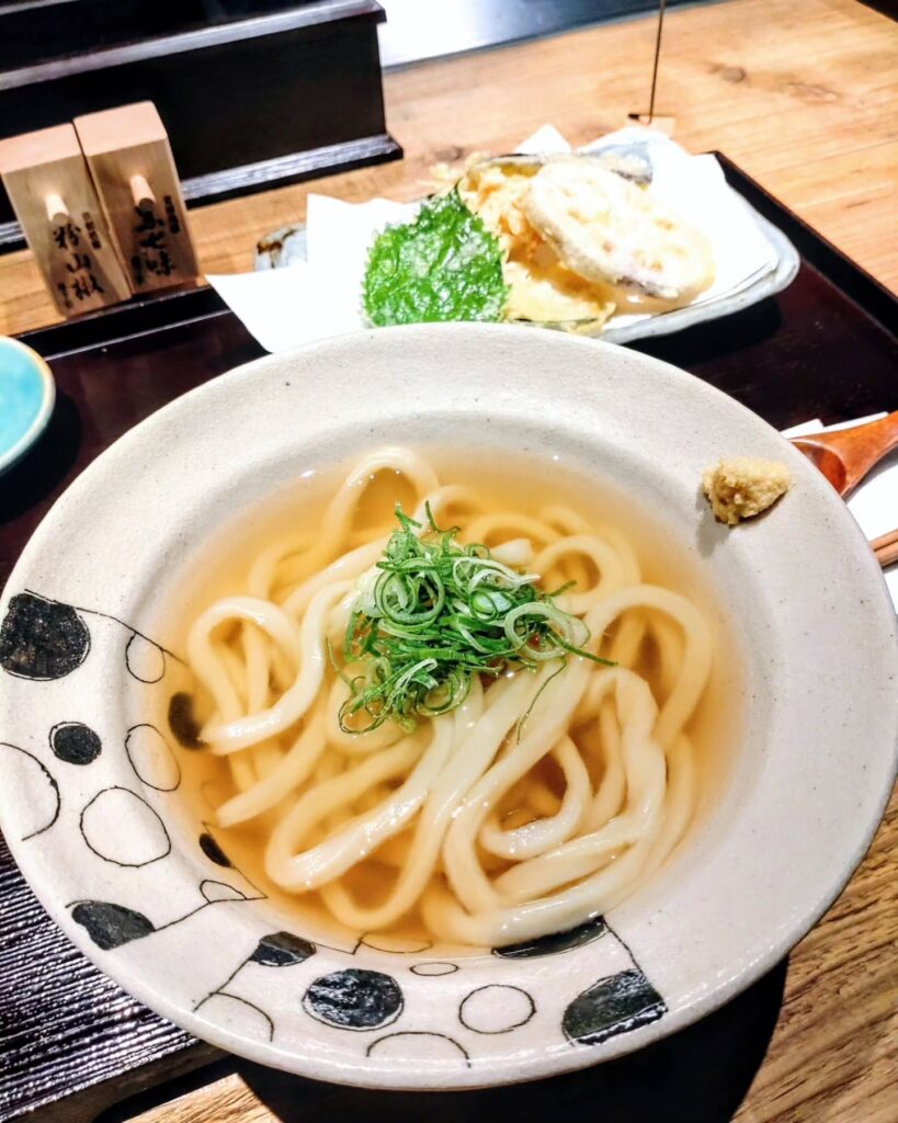 うどん しき#京都御幸町店の野菜天かけうどんランチ