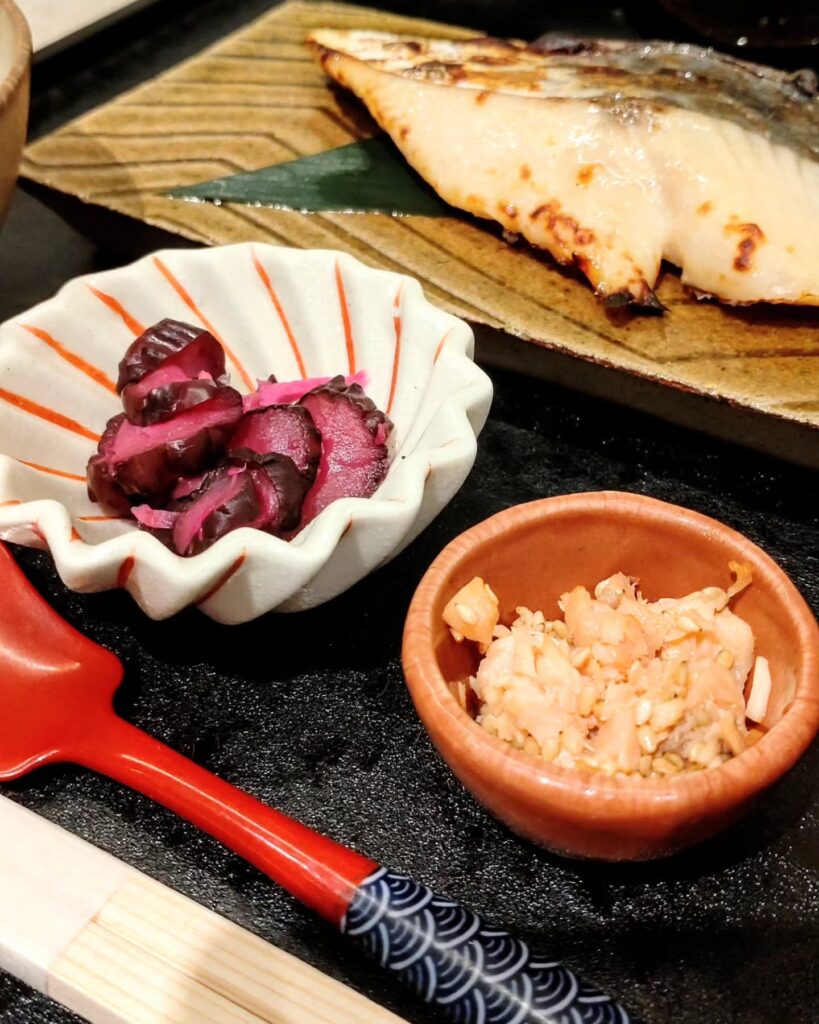 京都一の傳 京都髙島屋SC店の香の物とゴマ鮭