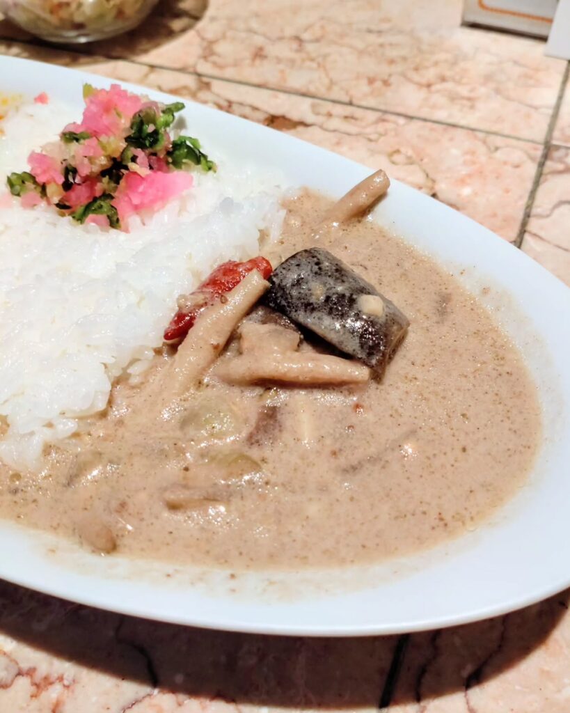 カマルの白いカレー