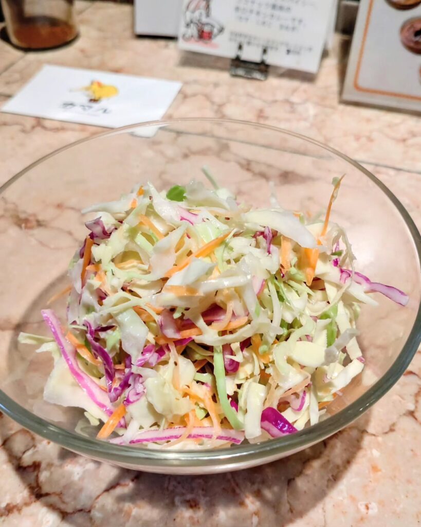 カマルのサラダ