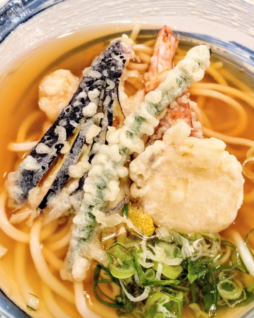 うどん専門店 はなれ 一休庵の天ぷらうどん定食の天ぷら