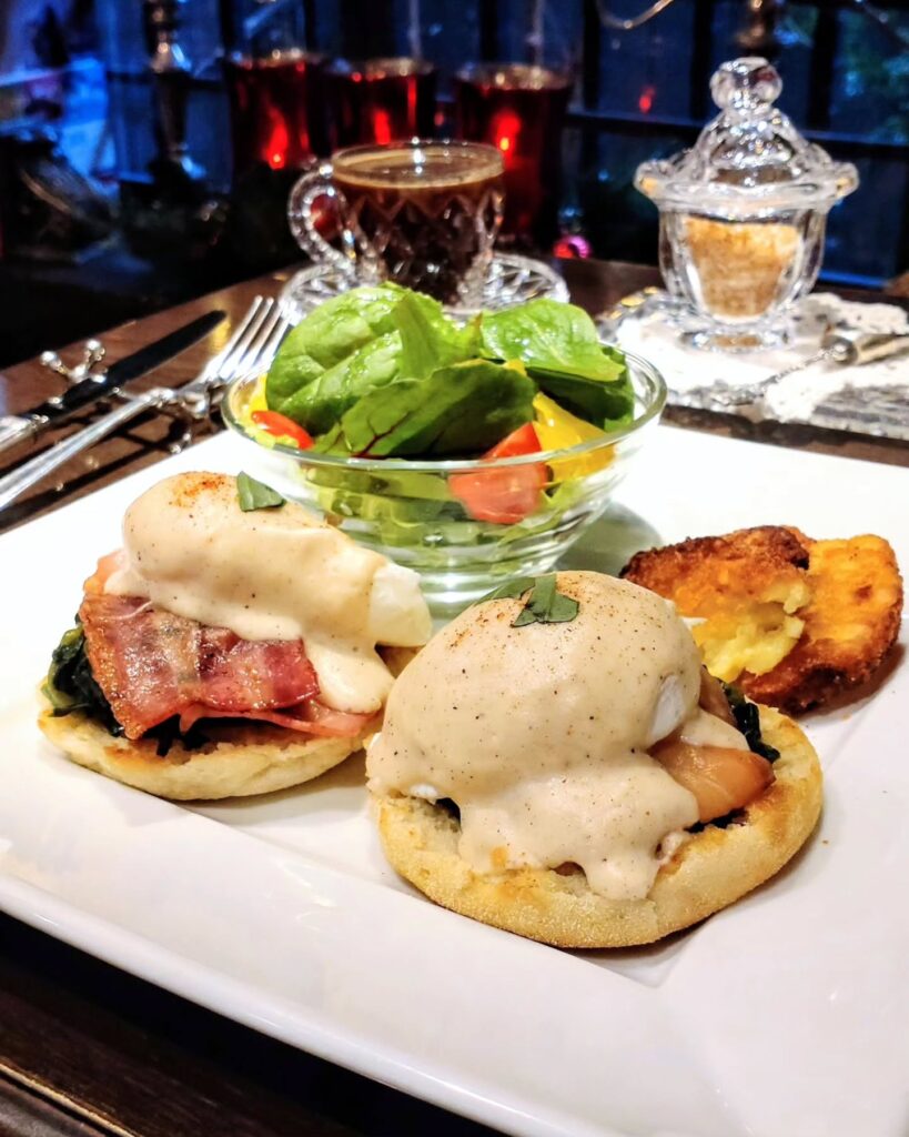 MarieBelle（マリベル） 京都本店のエッグベネディクトのランチプレート