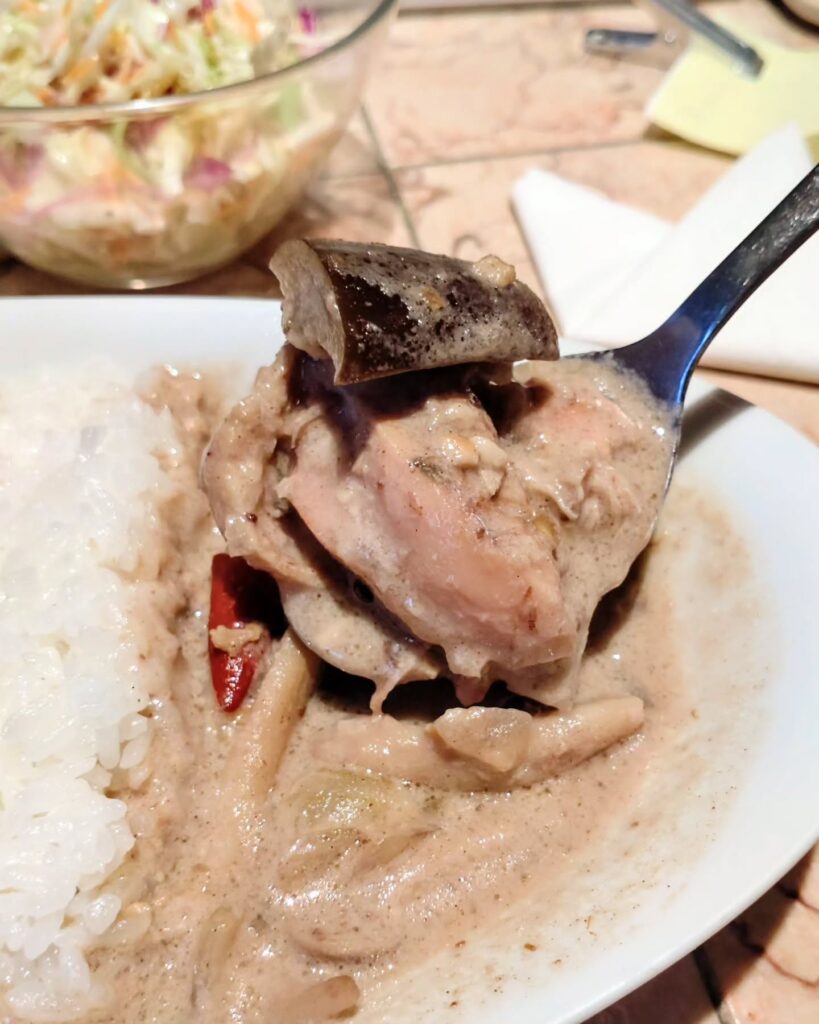 カマルの白いカレーの具材