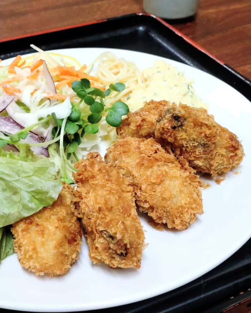 お食事処 わたつねのカキフライ