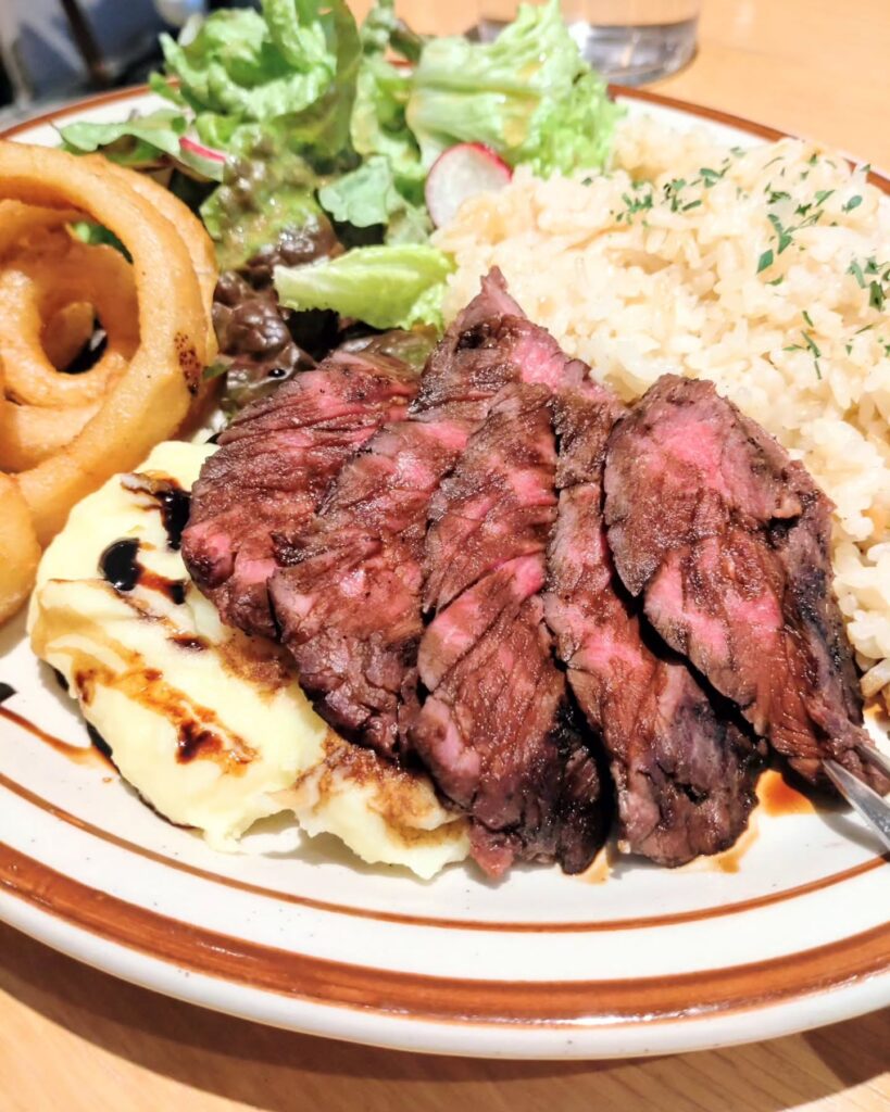 Common Well（コモンウェル）のグリルビーフステーキ