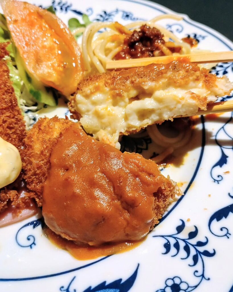 おおたや 夷川店のコロッケの断面