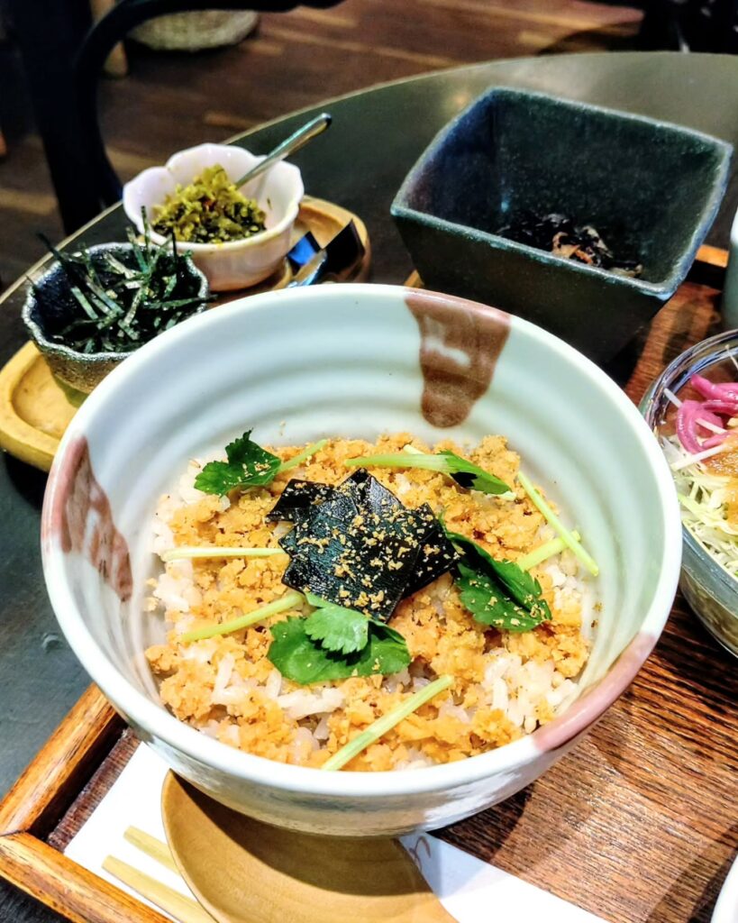 Bの階段の鮭と昆布と三つ葉のお茶漬け