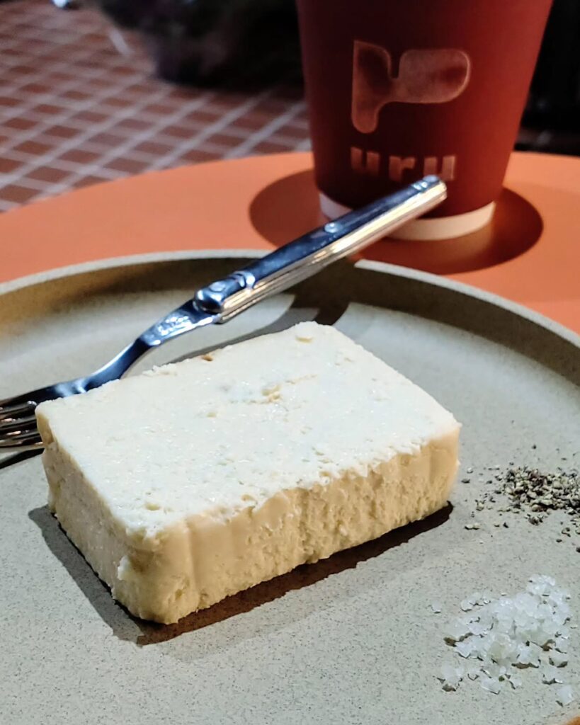 uru coffeeのチーズケーキ