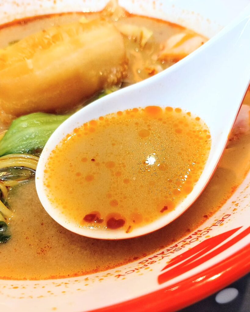 ラホンバン マーラータン 京都河原町店のマーラータンのスープ