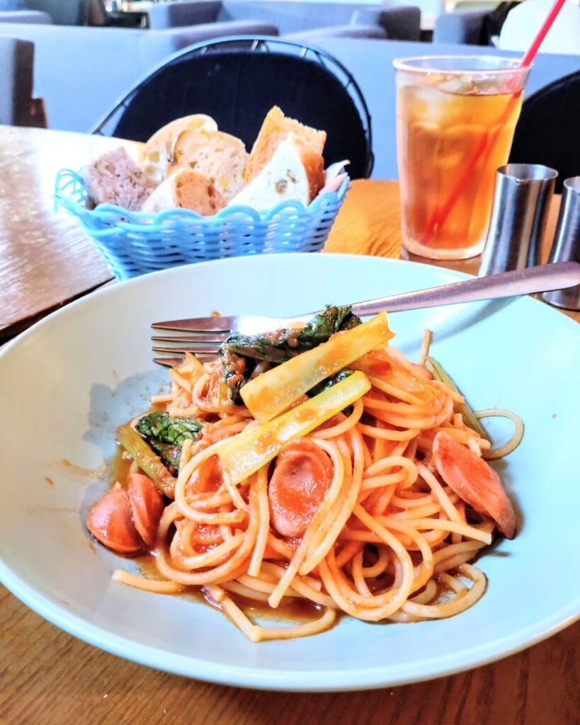 ブーガルーカフェ 寺町店の小松菜のガーリックトマトソース