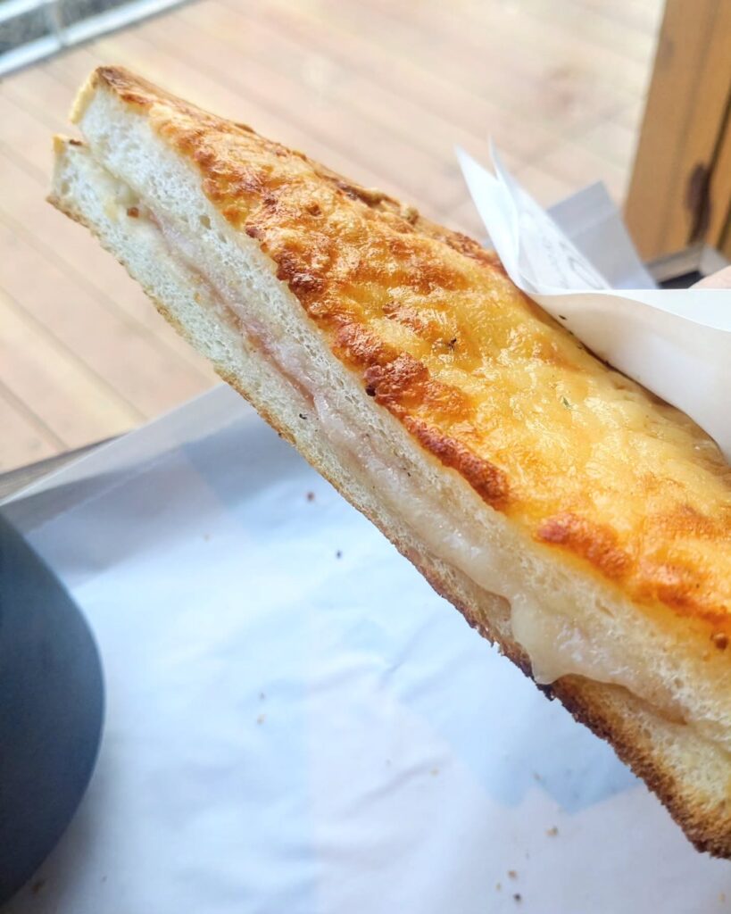 flow by nozy coffee（フロウ バイ ノージーコーヒー）のクロックムッシュ