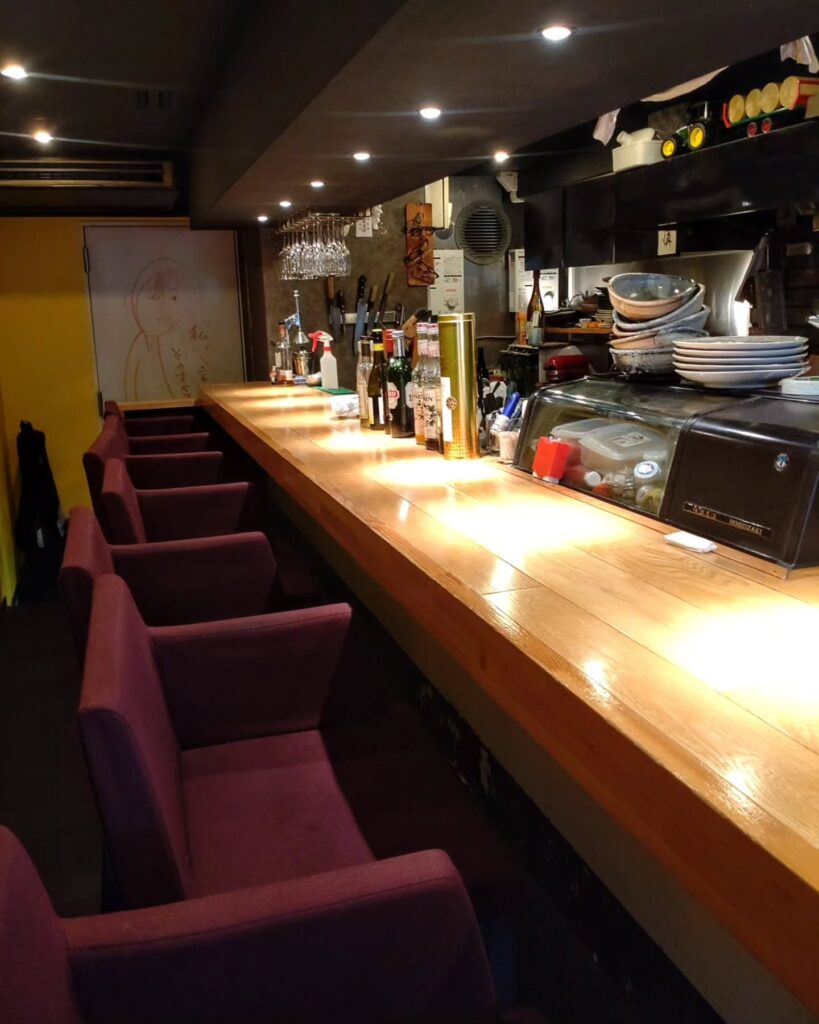 Agri（アグリ）の店内のカウンター席