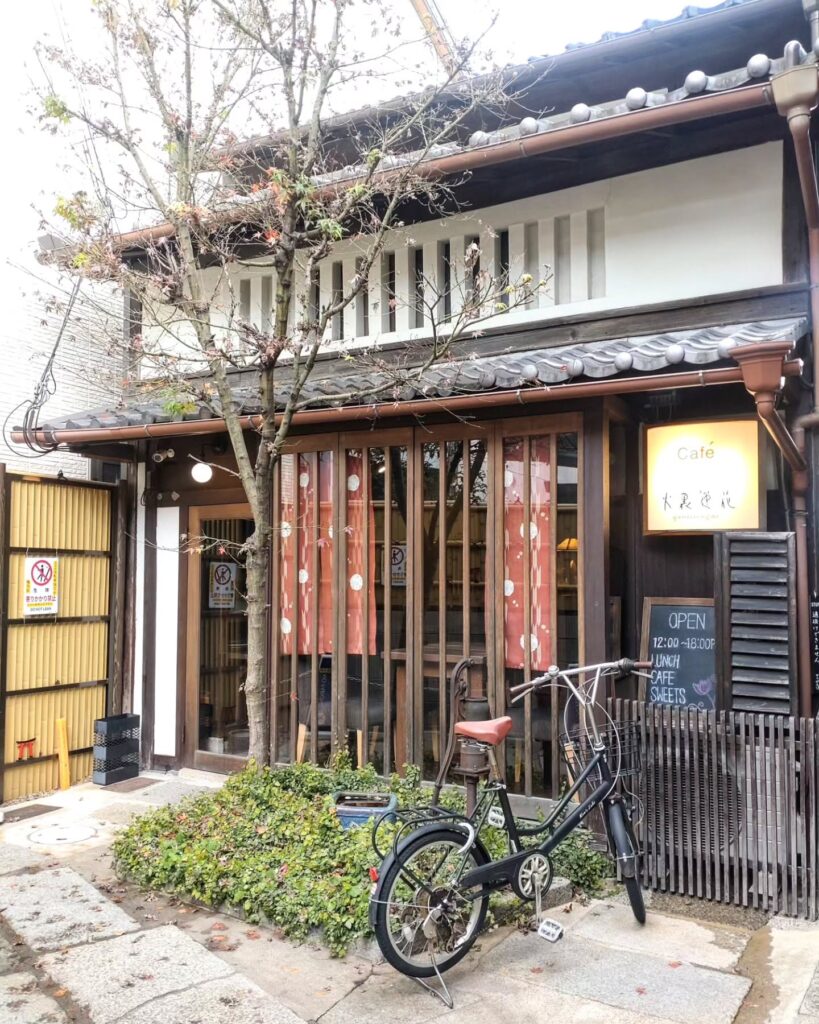 カフェ 火裏蓮花のお店の外観