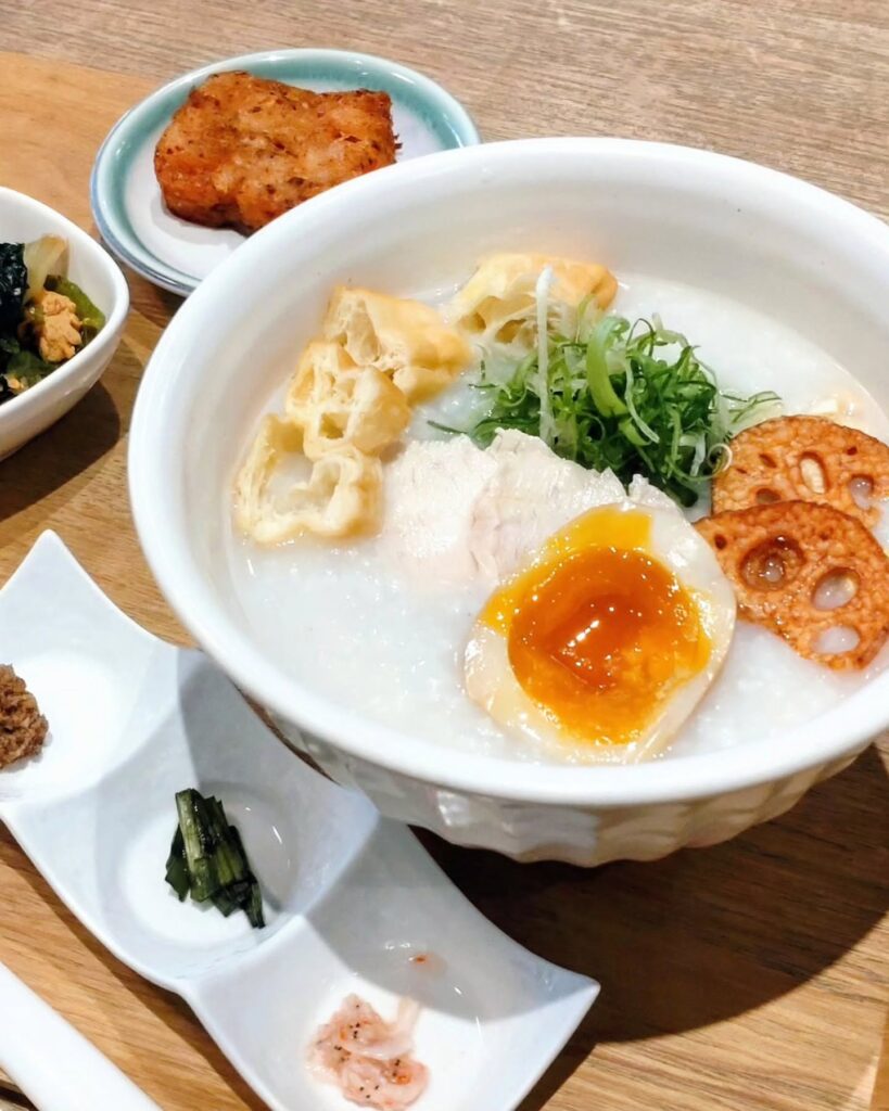 富小路粥店の中華とり粥の具材