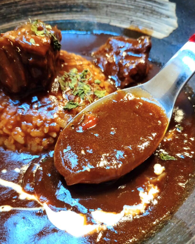 カフェ 火裏蓮花のBピラフのデミグラスソース