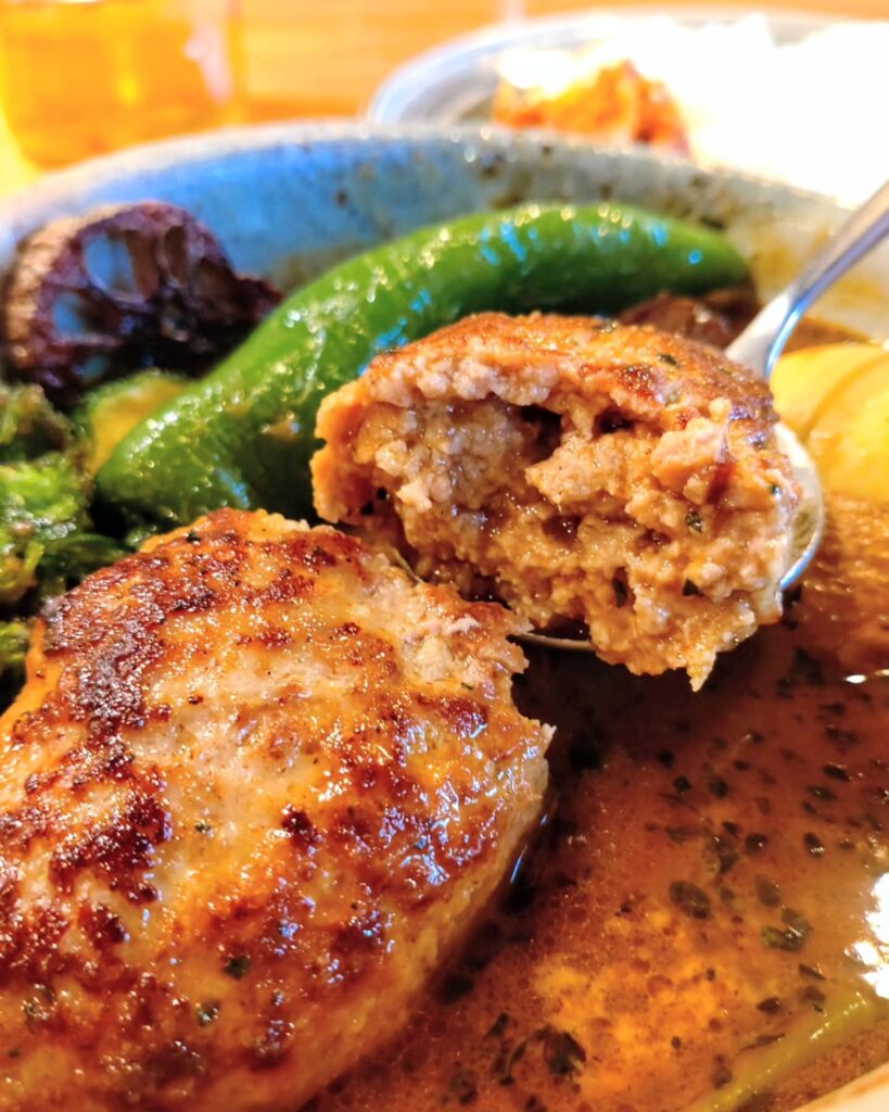 Agri（アグリ）のどろぶたハンバーグのスープカレーのハンバーグの中身