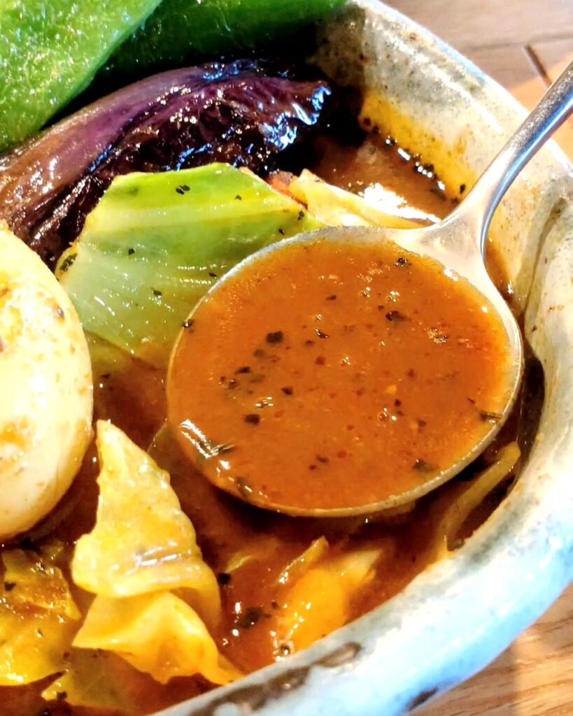 Agri（アグリ）のどろぶたハンバーグのスープカレーのスープ