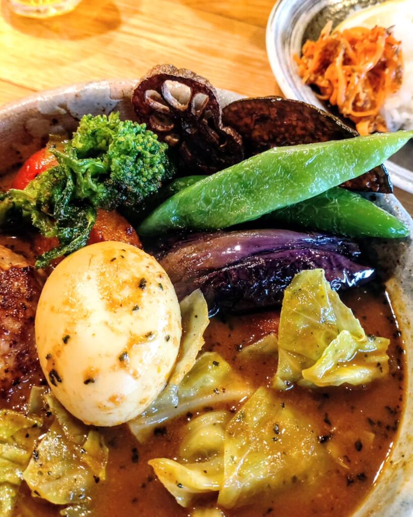 Agri（アグリ）のどろぶたハンバーグのスープカレーの野菜