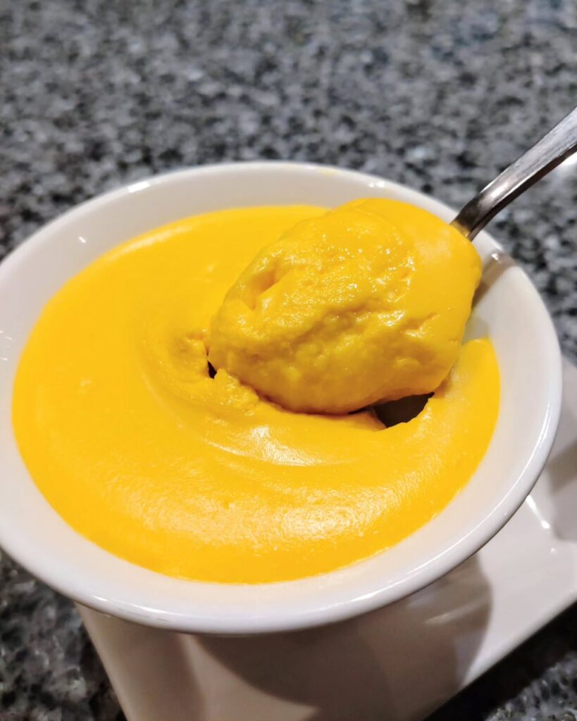 小肥羊(しゃおふぇいやん) 京都河原町店のランチのデザートのマンゴープリン - 京都市役所前ランチめぐり 小肥羊(しゃおふぇいやん) 京都河原町店のランチのデザートのマンゴープリン