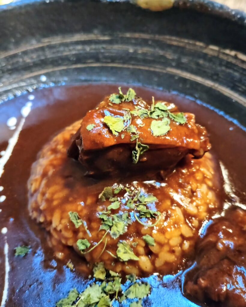 カフェ 火裏蓮花のBピラフの照り焼きチキン