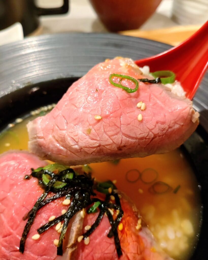 Bistro×Bar HAKONIWA（ハコニワ）のお茶漬けで味わうローストビーフ