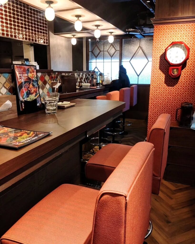 札幌スープカリーキング 京都新京極店の店内のカウンター席
