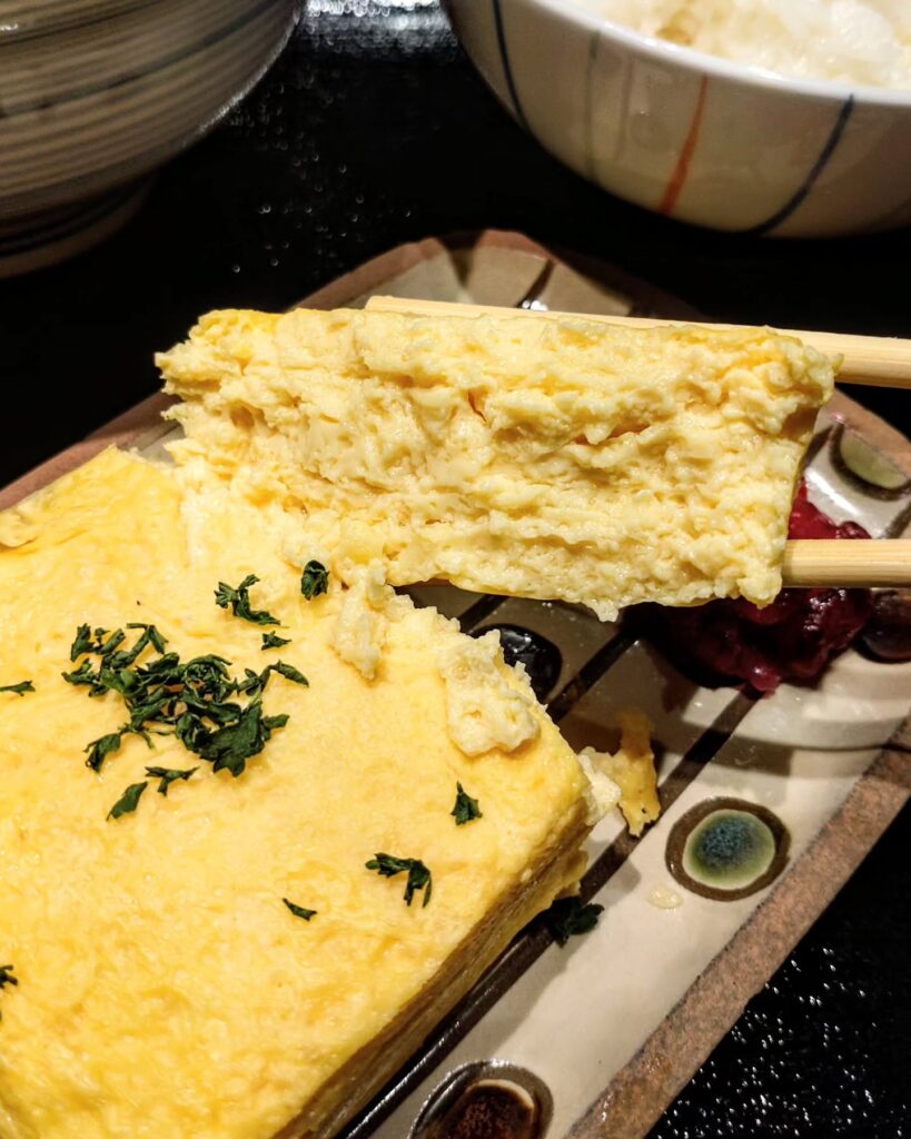 串焼 満天 六角編のだし巻き玉子の断面