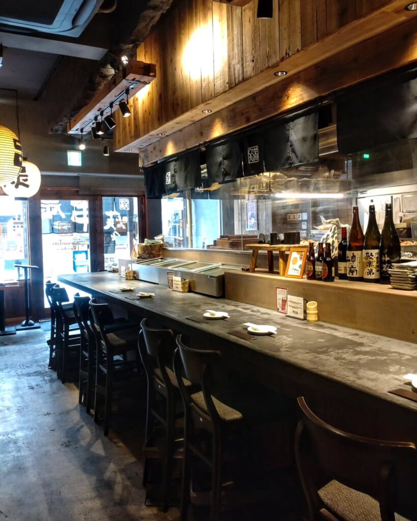 串焼 満天 六角編の店内