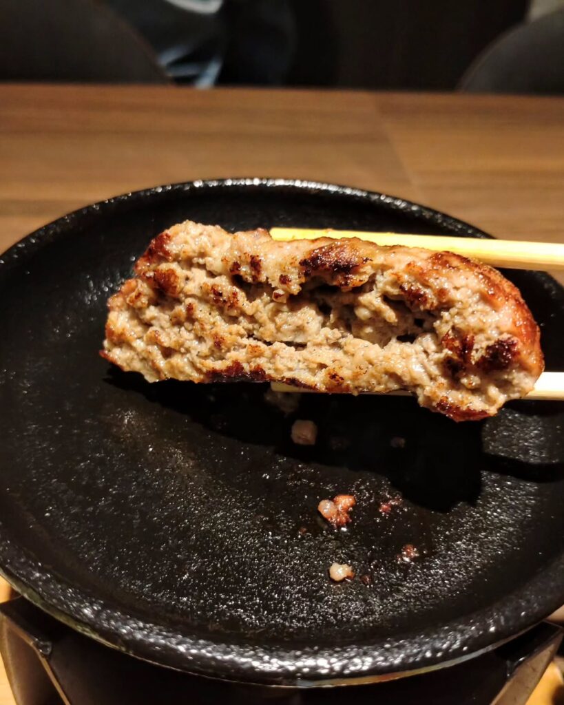 京都ハンバーグ食堂コネルのハンバーグを鉄板で追い焼き