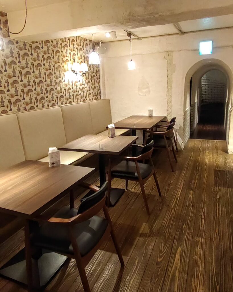 京都ハンバーグ食堂コネルの店内