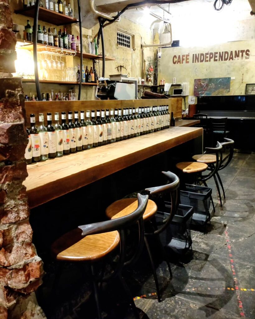 INDÉPENDANTS(アンデパンダン)の店内のカウンター席