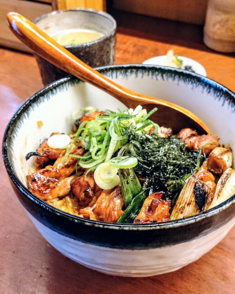 焼鳥 かなざわ 六角店の焼き鳥丼