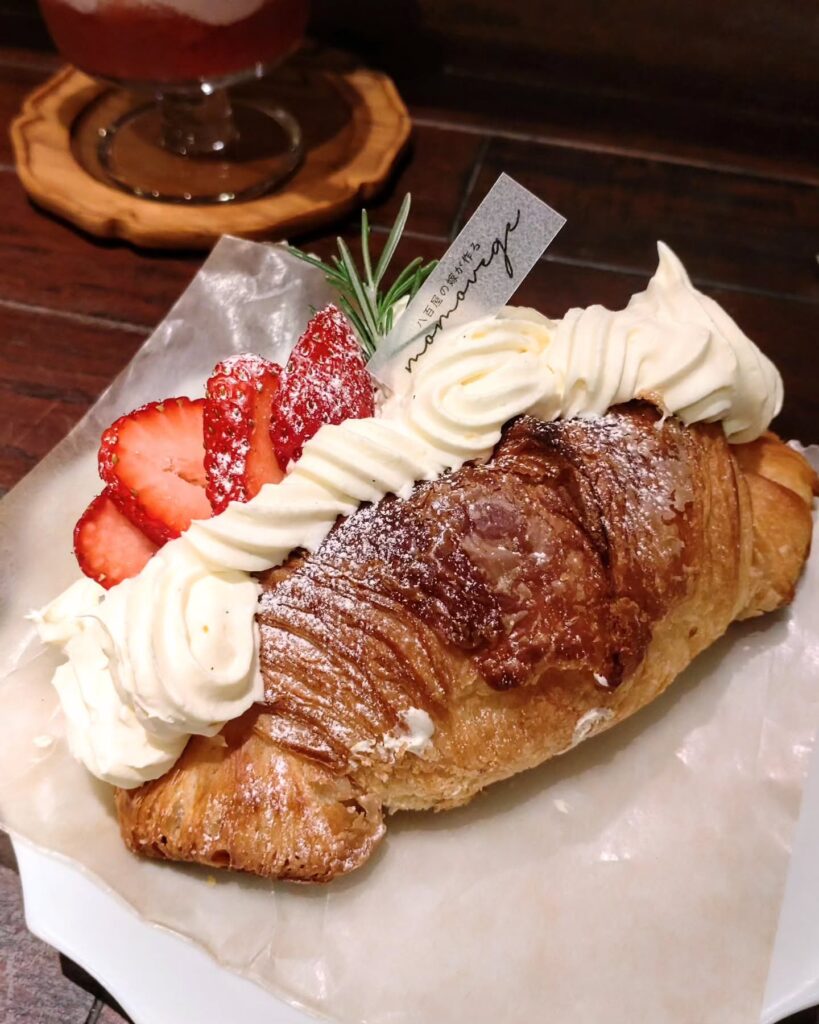 八百屋の嫁が作る momovege（モモベジ） 京都店のいちごのクロワッサン