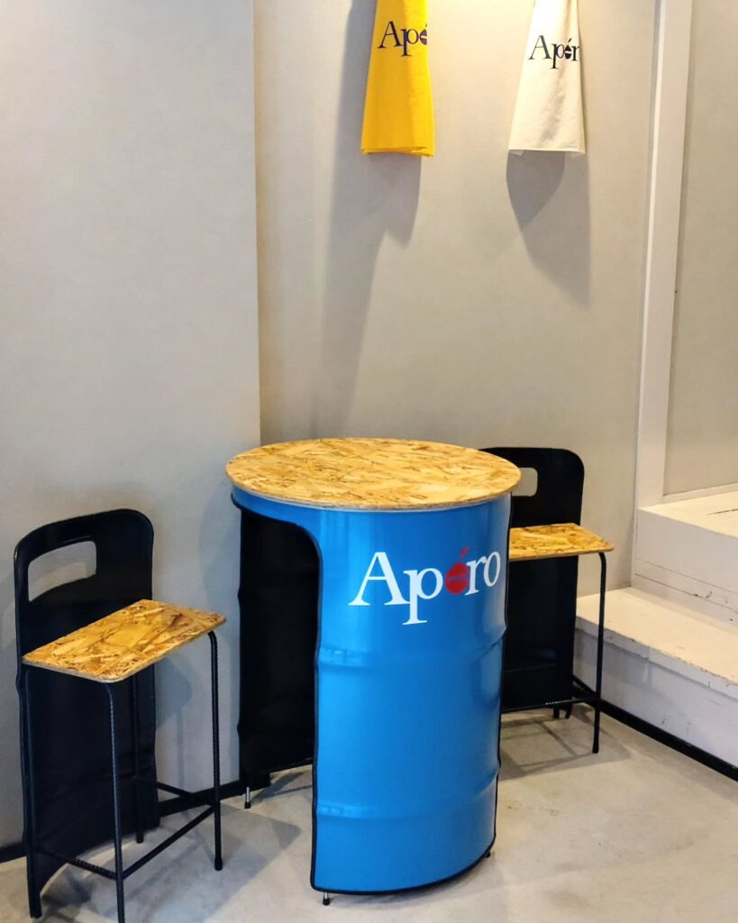 Apéro（アペロ）の店内