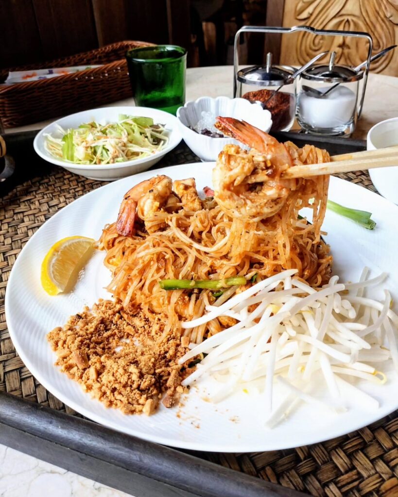 タイレストラン ルアンロスのえびパッタイ