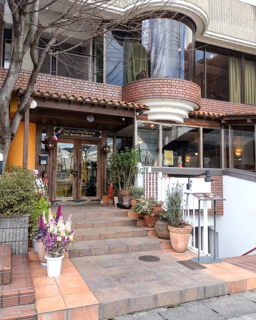 タイレストラン ルアンロスのお店の外観